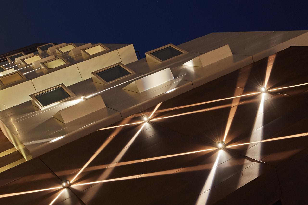 Nex Hotel ตาร์บ ภายนอก รูปภาพ